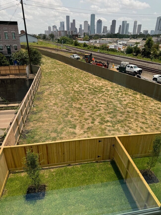 Building Photo - 3013 Hicks St