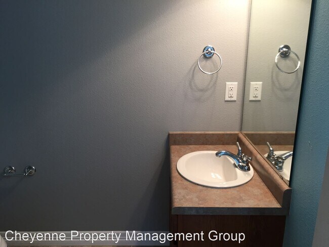 Building Photo - 3 br, 3 bath House - 4741 Harmon Ave