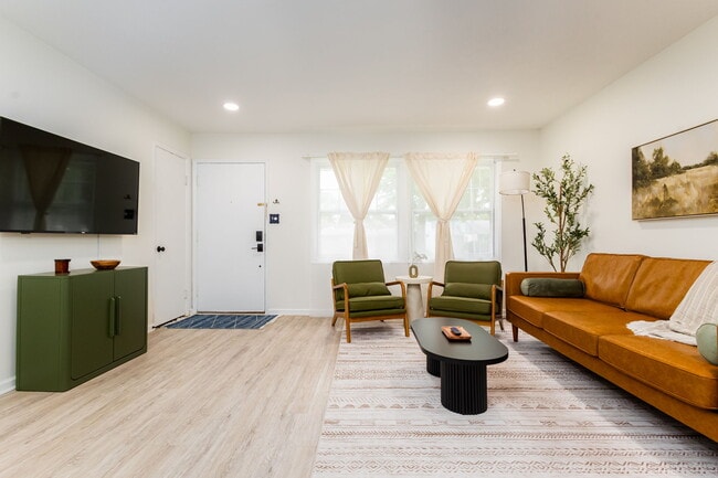 Building Photo - 1321 Browne Ln