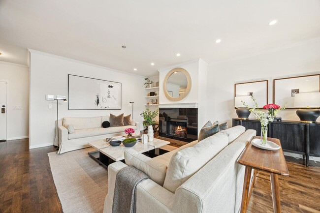 Building Photo - NOB HILL TOWNHOME FOR RENT - $13,000/mo