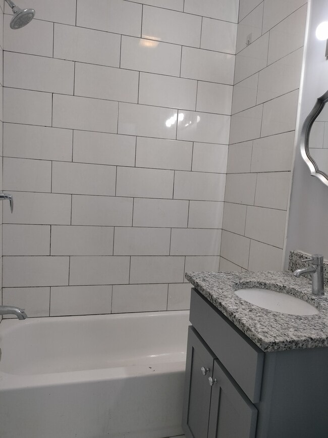Building Photo - 7408 S Eberhart Ave