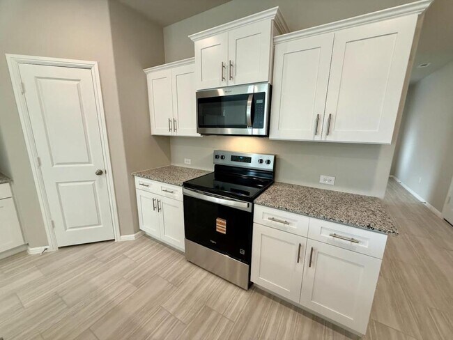 Building Photo - 421 Blanco Dr