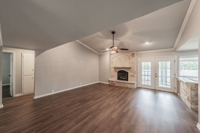 Building Photo - 2890 Elsinor Dr