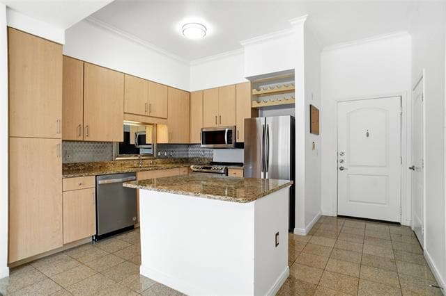 Building Photo - 3225 Turtle Creek Blvd