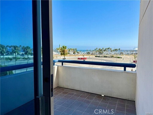 Building Photo - 525 E Seaside Way