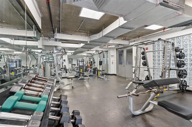 Building Photo - 455 NE 25th St