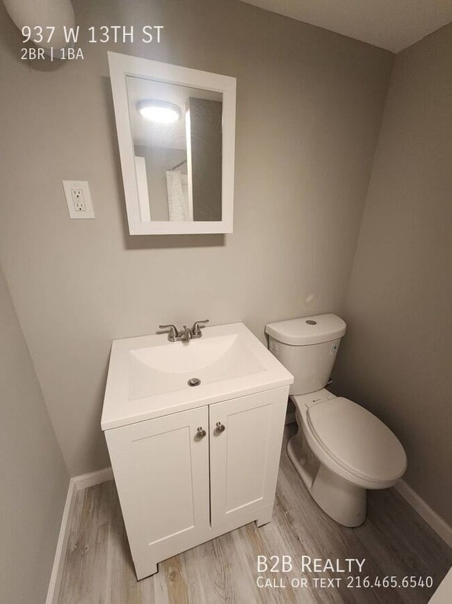 Building Photo - 937 W 13th St