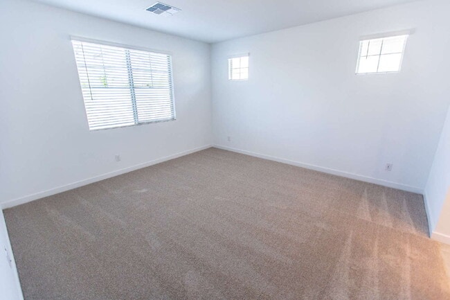 Building Photo - 23024 E Watford Dr