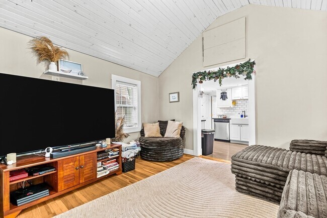 Building Photo - 121 Franklin St