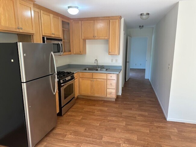 Building Photo - 1 Bedroom in Goleta
