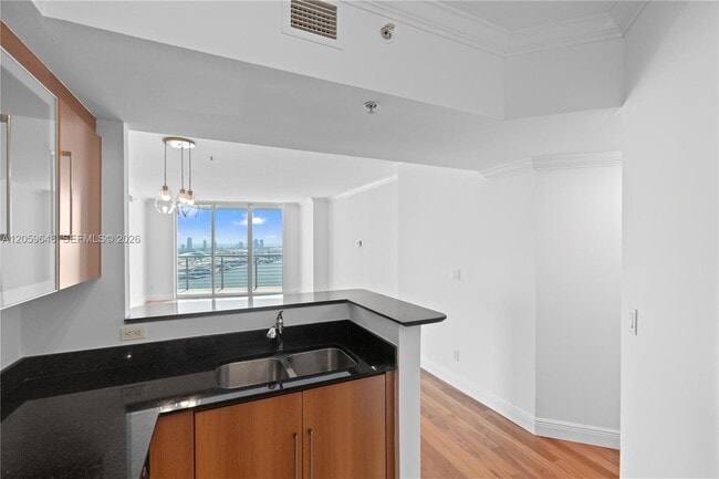 Building Photo - 335 S Biscayne Blvd
