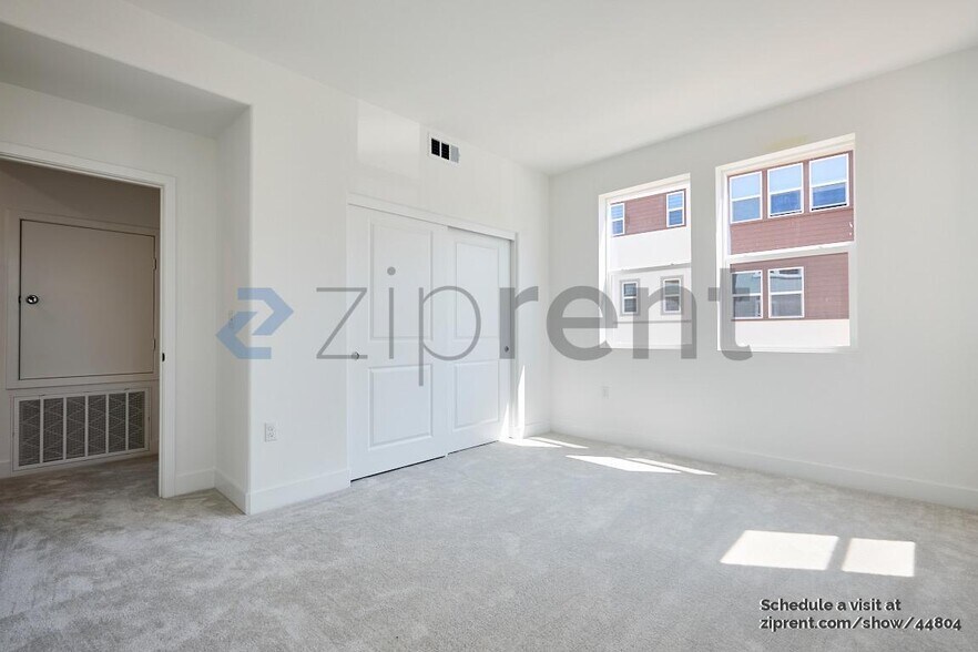 Building Photo - 337 Proctor