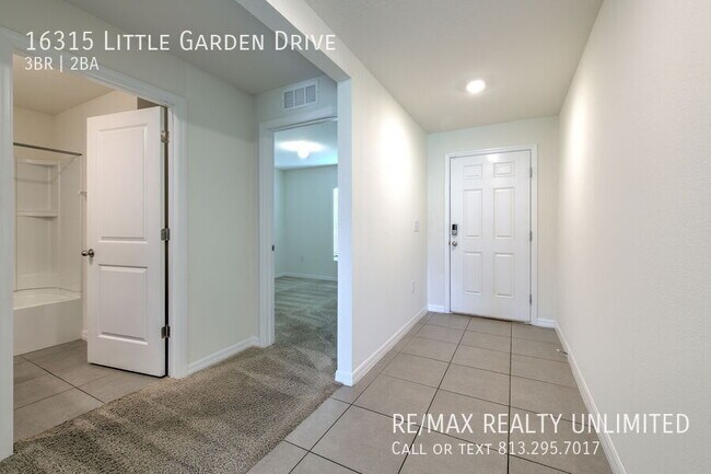 Building Photo - 16315 Little Garden Dr