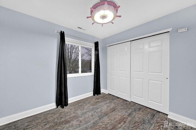 Building Photo - 914 Aspen Dr