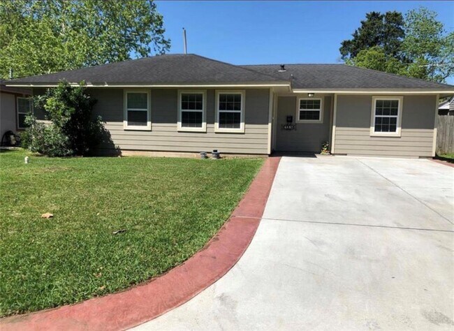 Primary Photo - 2208 View St
