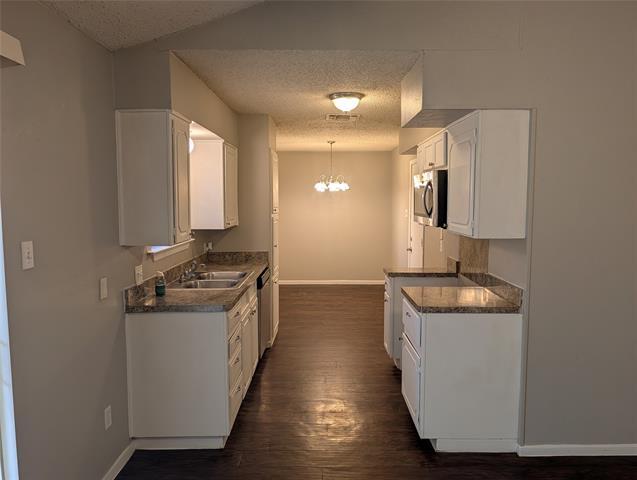 Building Photo - 633 Christie Ct