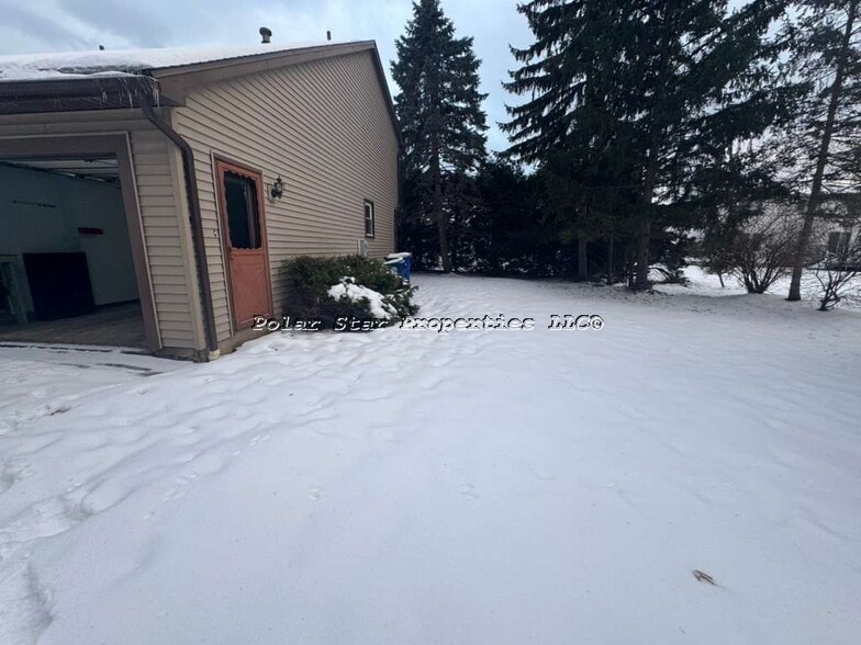 Building Photo - 767 Robin Rd