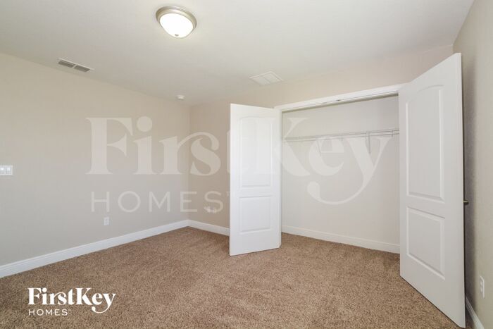 Building Photo - 5401 Oro Valley Rd