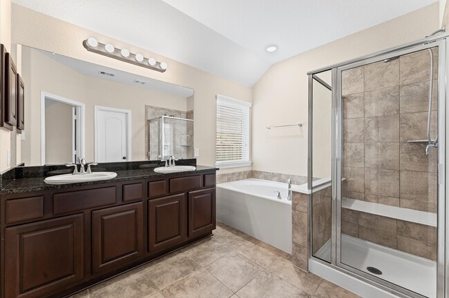 Building Photo - 38 Tallgrass Way