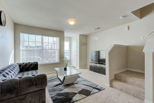 Building Photo - Two Bedroom, Two Bathroom Townhome near La...