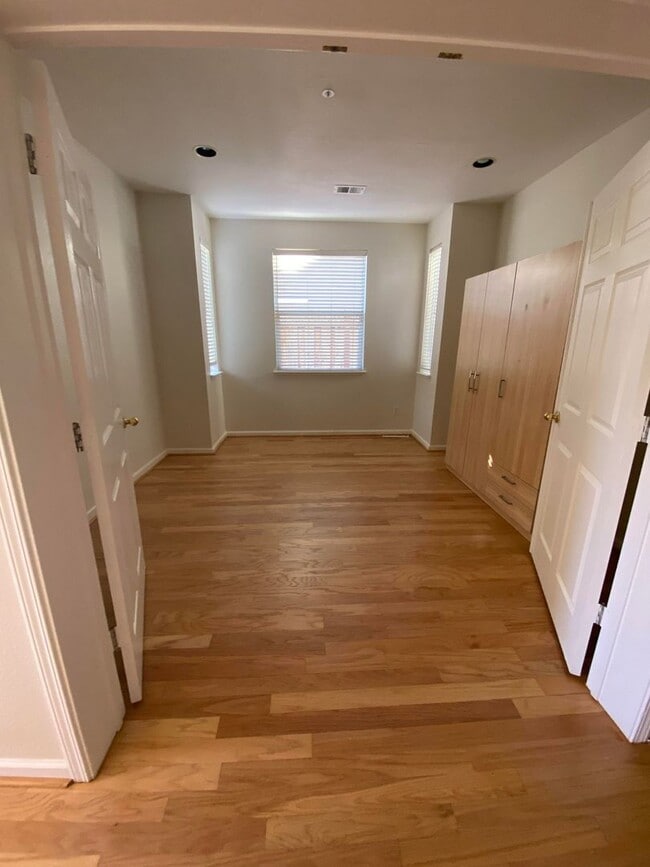 Building Photo - Upper Westside Santa Cruz Duplex