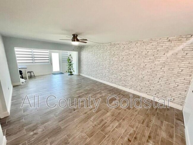 Primary Photo - 21287 Gertrude Ave
