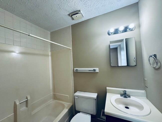 Building Photo - Great Campbell County Location FIRST MONTH RENT FREE