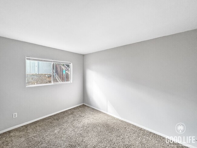 Building Photo - Stunning 3BD/2BA Home in Allied Gardens w/...