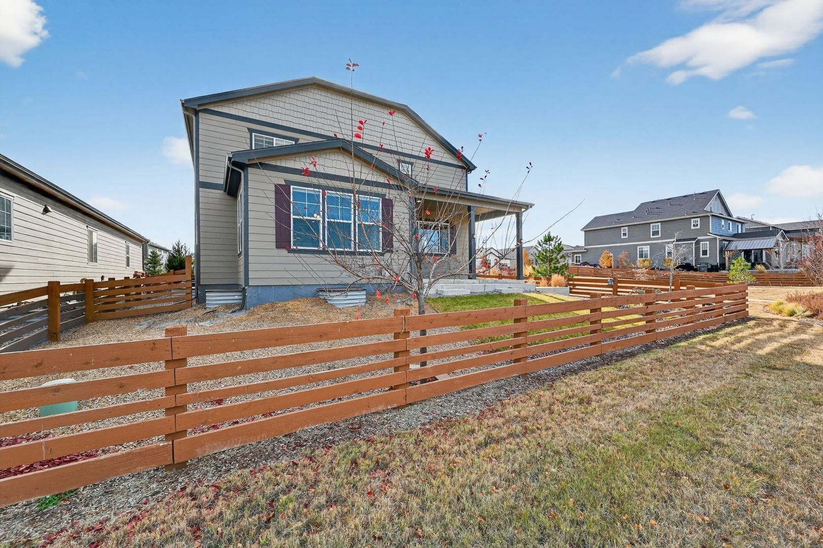 Building Photo - 590 Pikes View Dr