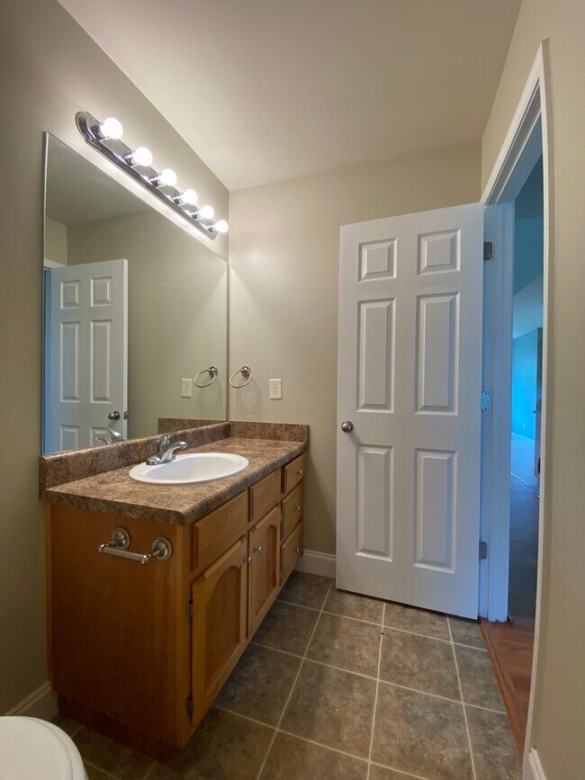 Building Photo - Home for Rent in Woodstock! View with 48 H...
