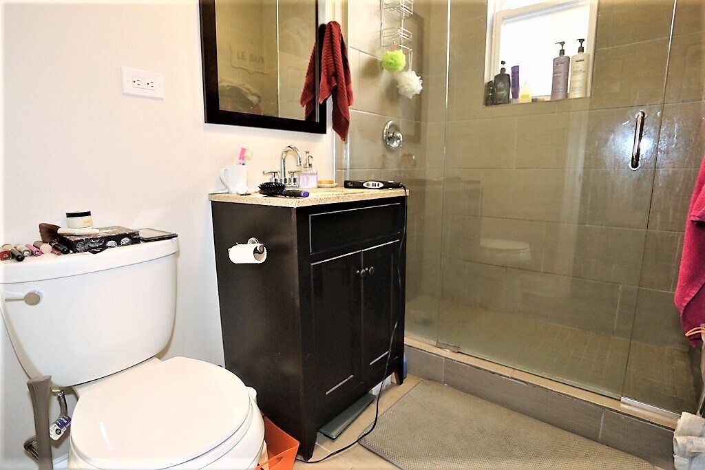 Building Photo - 4849 N Seeley Ave