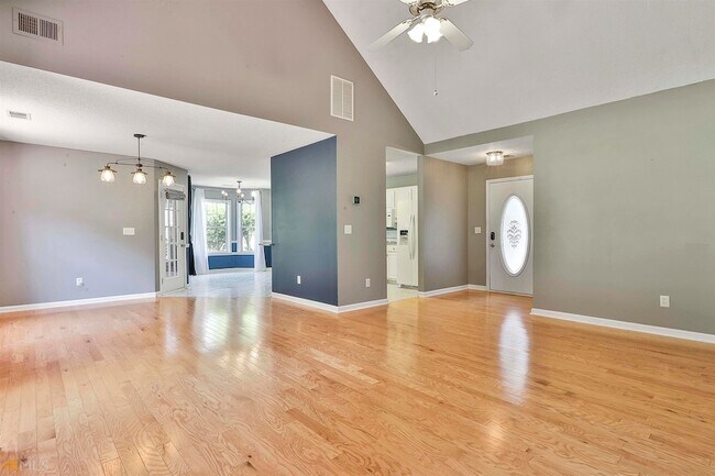 Building Photo - 100 Riverside Walk