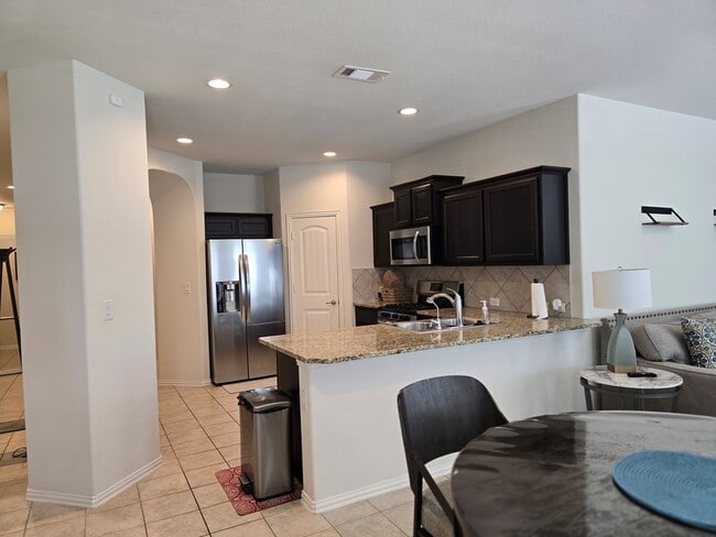 Building Photo - 6911 Longfellow Ranch Rd