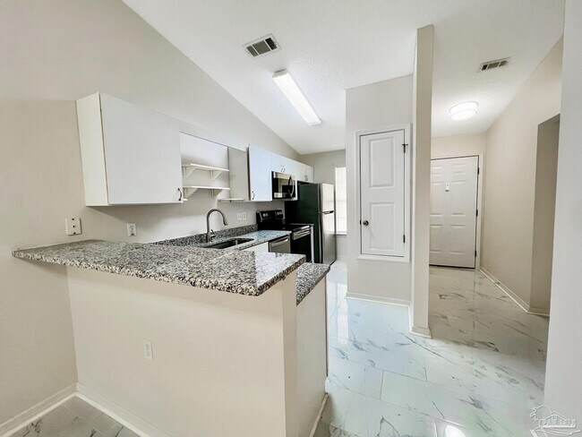 Building Photo - 8124 Heirloom Dr
