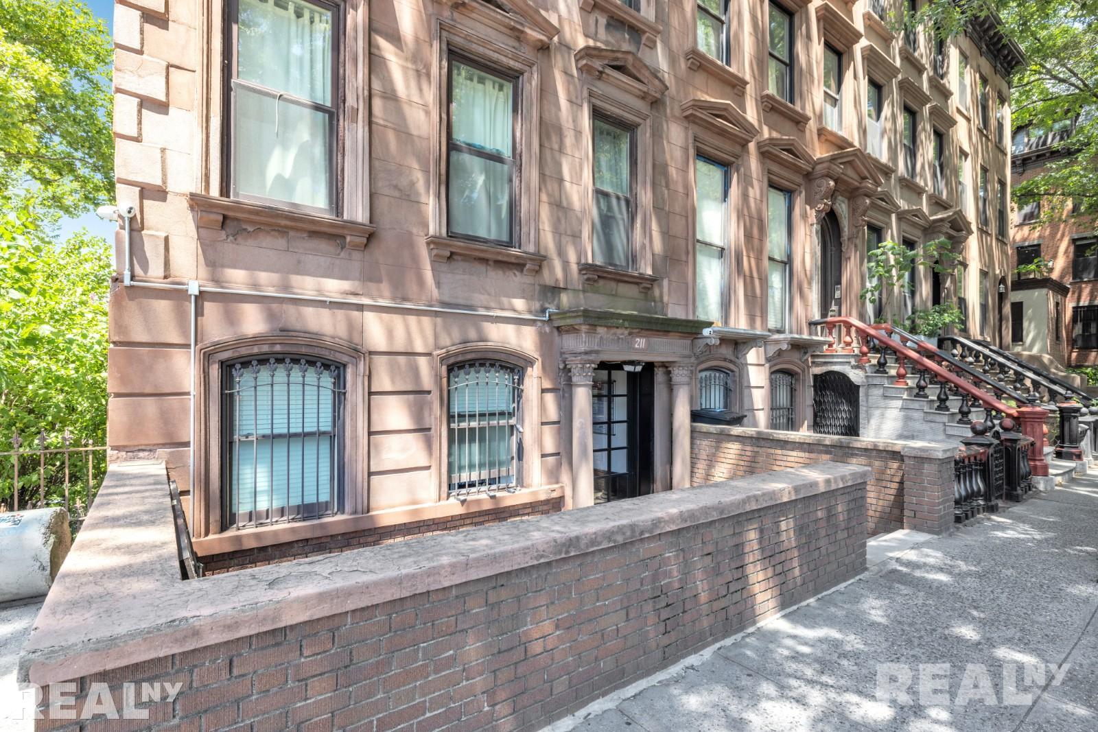 Building Photo - 211 Lafayette Ave