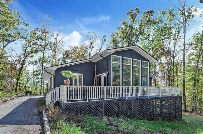 Primary Photo - Beautiful and Spacious! Upgraded Multi-level Retreat with Lake Access, Golf, and Resort- Style Am...