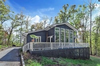 Building Photo - Beautiful and Spacious! Upgraded Multi-level Retreat with Lake Access, Golf, and Resort- Style Am...