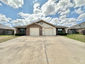 Building Photo - 1306 Cavalry Ln