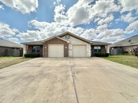 Building Photo - 1306 Cavalry Ln