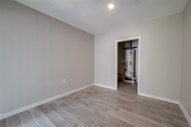 Building Photo - 7621 Sundown Dr