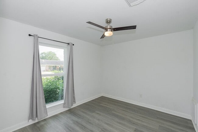 Building Photo - 11423 Hazen St
