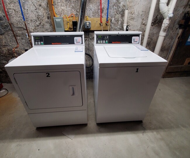 Building Photo - 38 Tuttle St