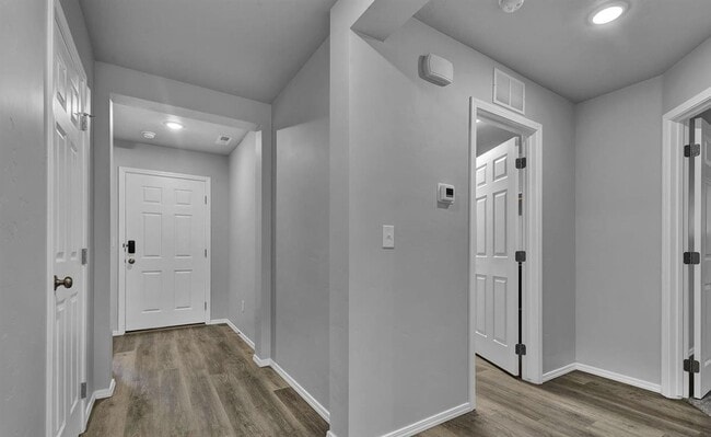 Building Photo - Welcome to this stunning 4-bedroom, 2-bathroom home located in the vibrant community of Caldwell,...