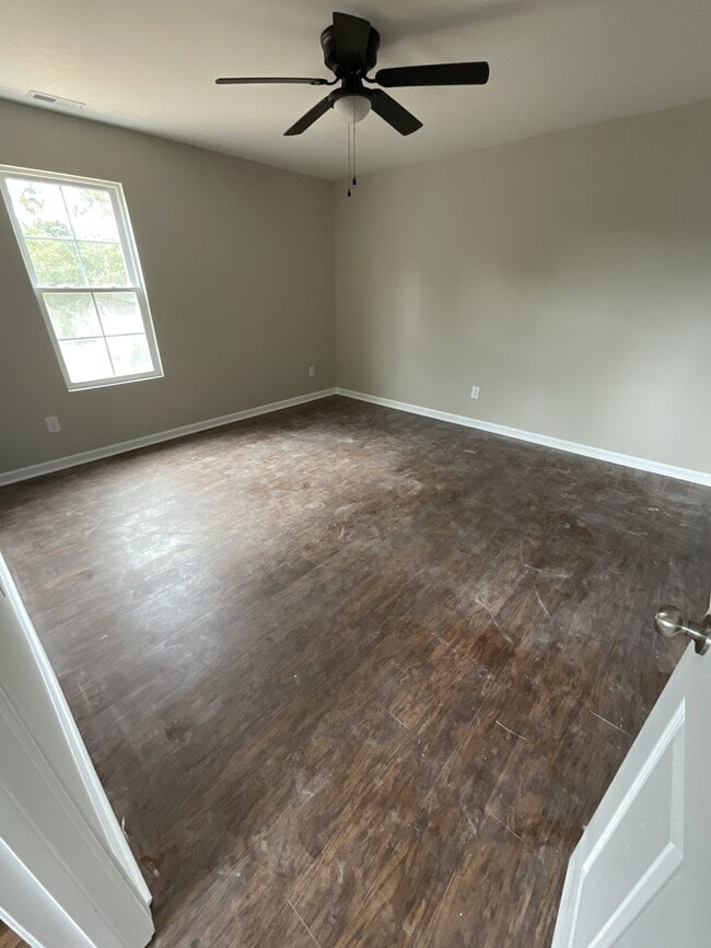 Building Photo - 1015 W C St