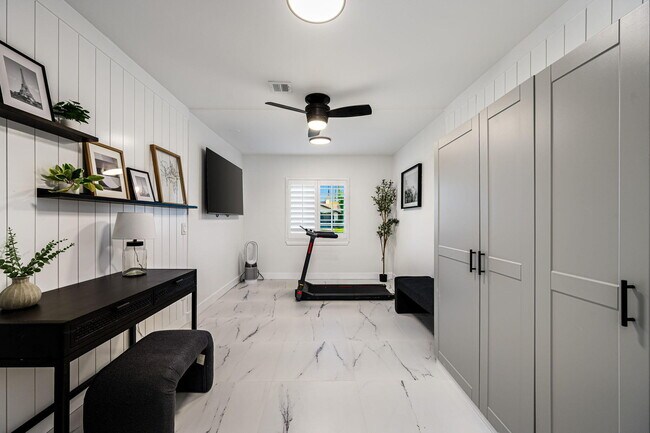 Building Photo - 76817 Manor Ln