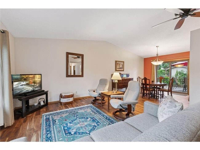 Building Photo - 796 Sunset Dr