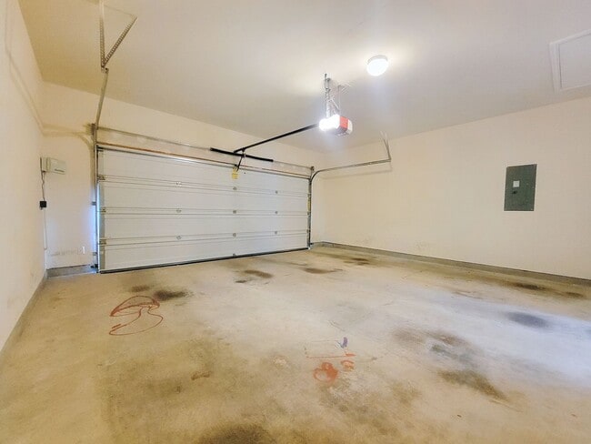 Building Photo - 707 Brook Meadow Trail