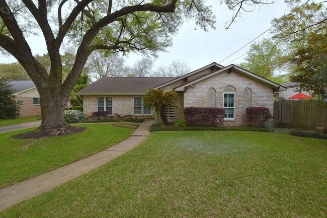 Building Photo - 10802 Meadow Lake Ln