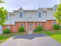 Building Photo - Charming Christiansburg Home