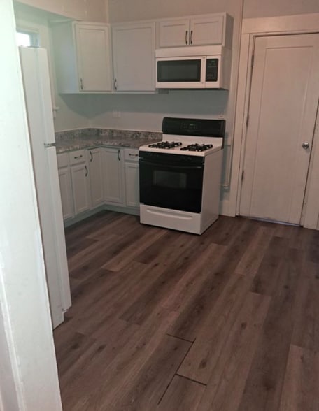 Building Photo - 810 Lenox Ave